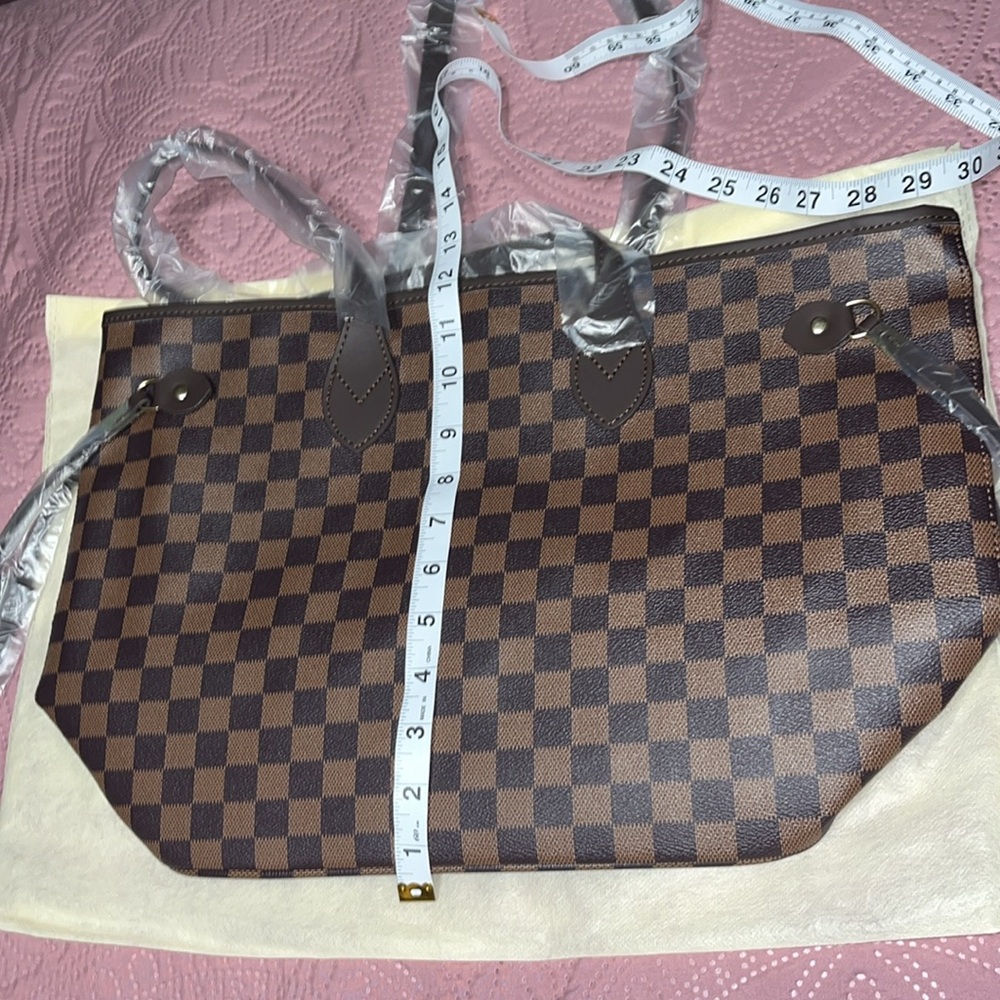 Brown tote bag with wristlet - Picture 9 of 9